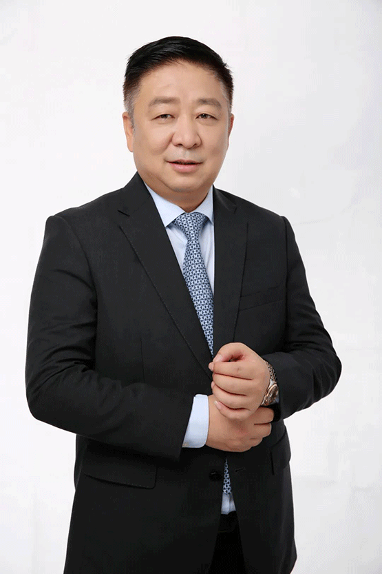 W66最给力的老牌娱乐技术总裁彭绍东.gif